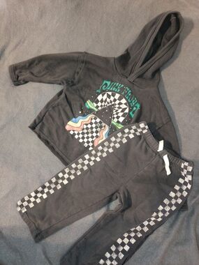 Pink Floyd Blackwashed Graphic Hoodie & Checker Joggers Set - Rainbow Accent